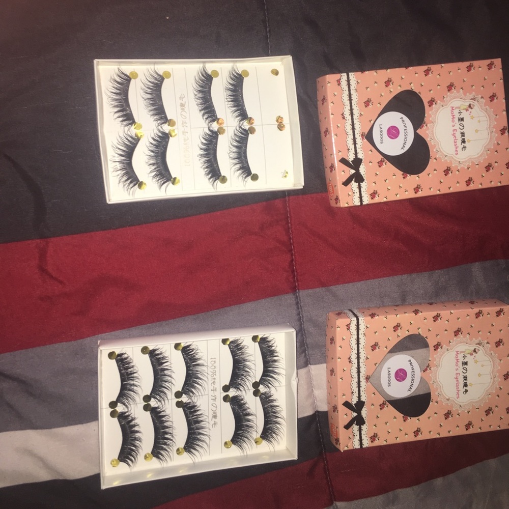 MoMo’s Eyelashes - Picture 3 of 4